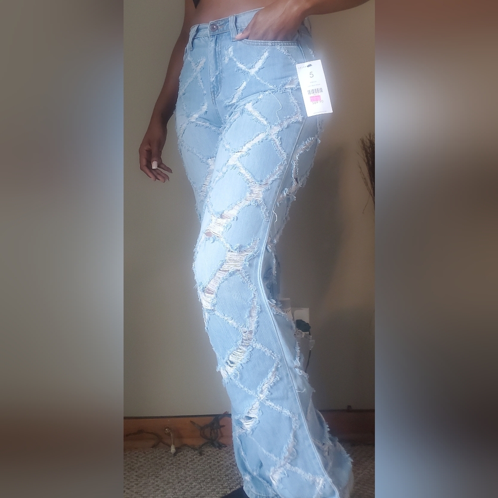 AKIRA Light Blue Denim; Distressed! Size 5